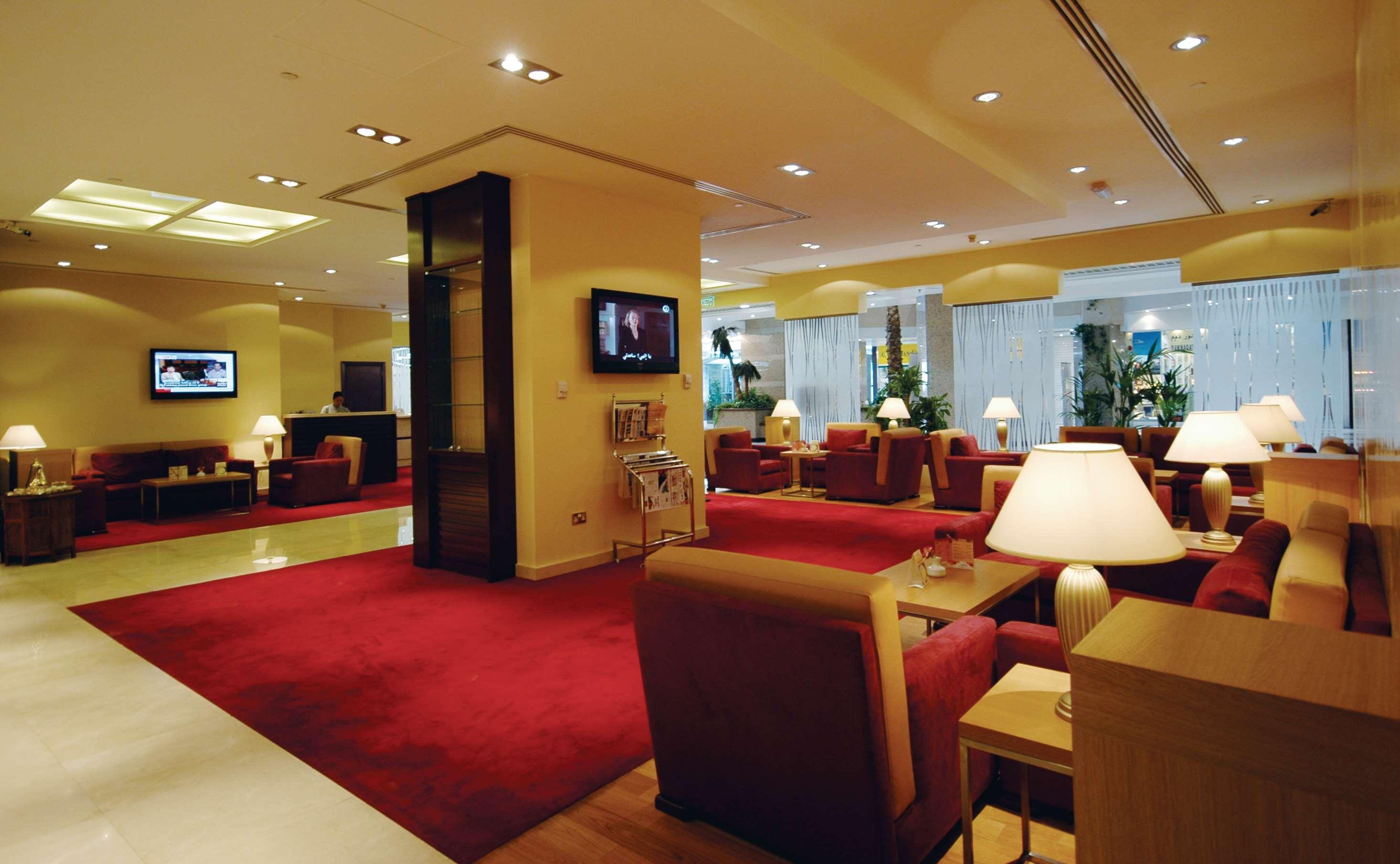Апарт отель Golden Tulip Шарджа Экстерьер фото